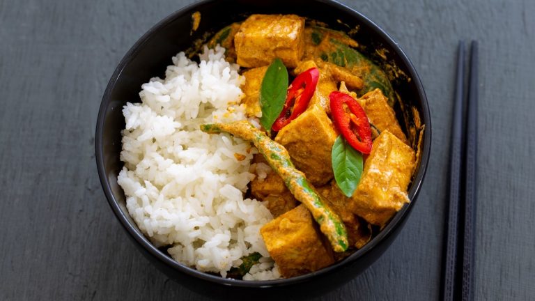 Thai Red Curry With Tofu And Vegetables