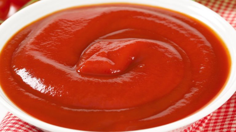 Use Homemade Tomato Purée For A Healthier Curry